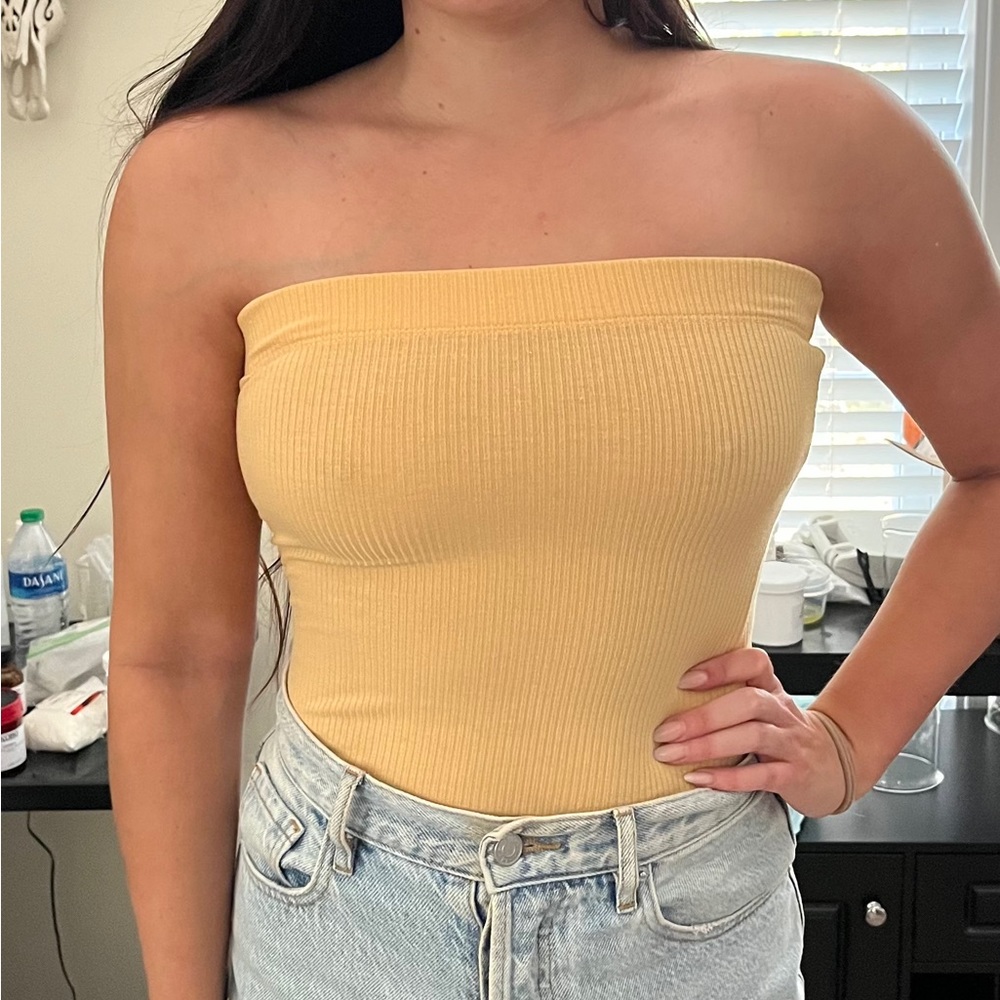 Yellow ribbed knit strapless bodysuit excellent condition stretchy knit